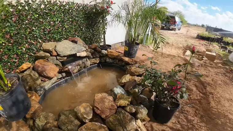 Guide de construction d'un étang de jardin simple à faire soi-même : créez un paysage aquatique naturel avec le kit cascade Poposoap