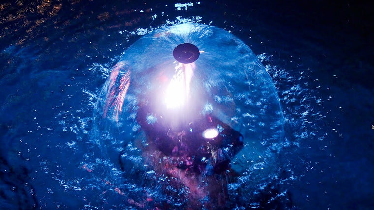Comment éclairer une fontaine : les meilleurs éclairages pour les jeux d'eau de votre jardin