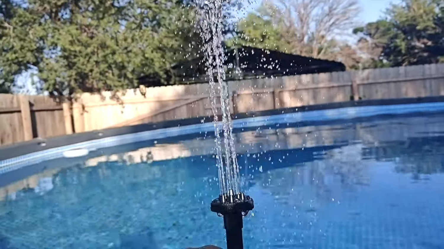 Use Poposoap solar fountain pump to create a dreamy waterscape in the garden!